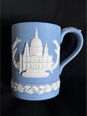 Wedgwood Jasperware 1972 Christmas St. Paul's Cathedral Mug